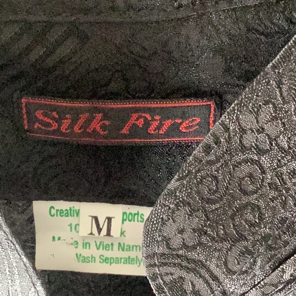 GORGEOUS PURE SILK SLEEVELESS BLOUSE - Picture 2 of 5